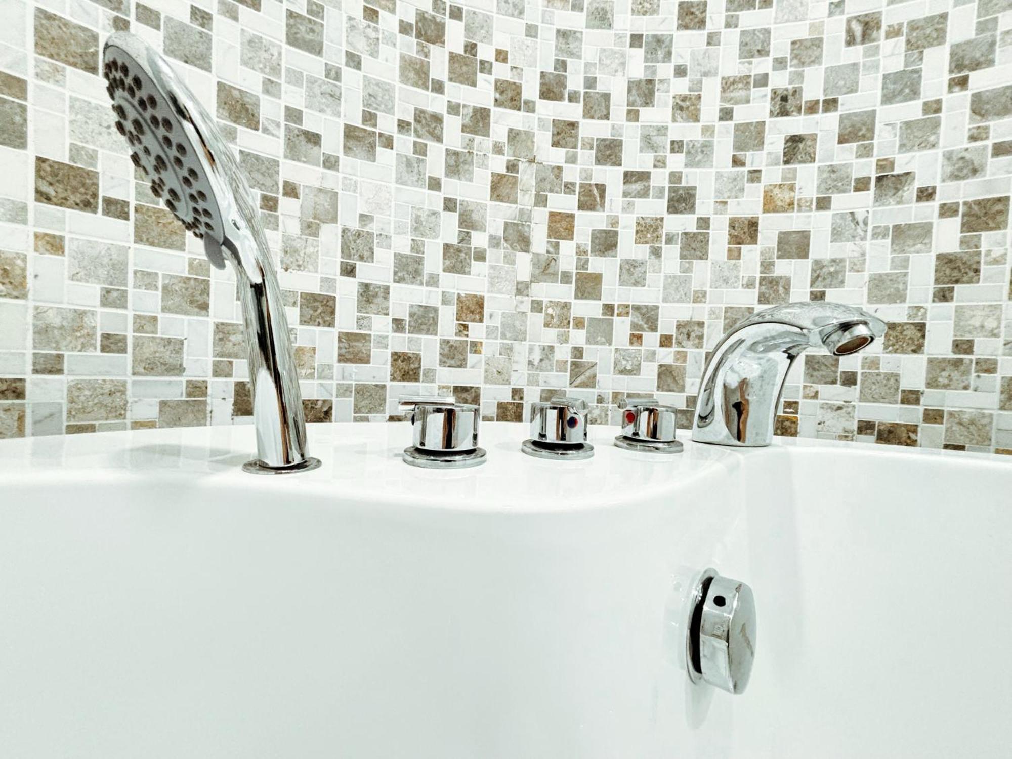 Letu Large Bathtub Couple Business Travel Near The Center Of District 1 * TP. Hồ Chí Minh